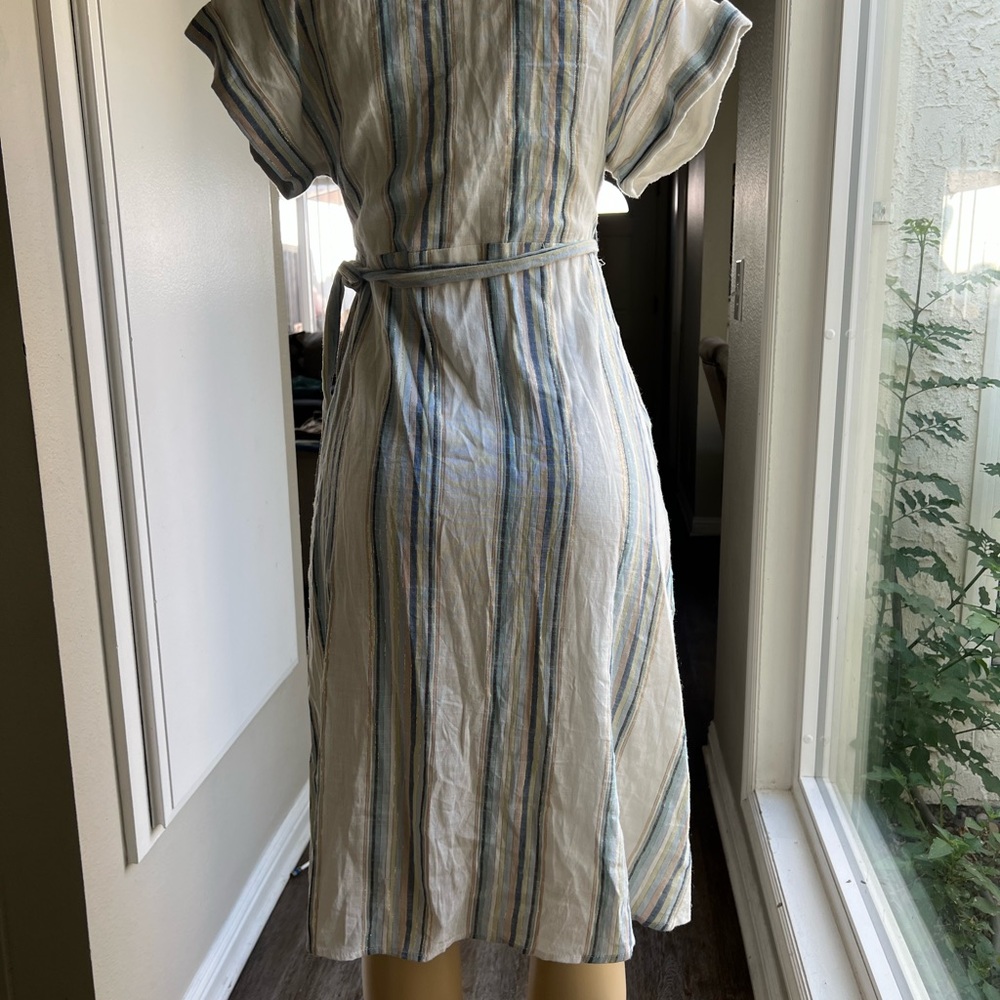 The line dress - Picture 2 of 2